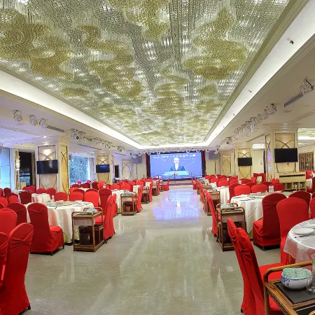 Homeinn Yunshang Siji Hotel (Huizhou Boluo Shiwan Yanjiang Road)