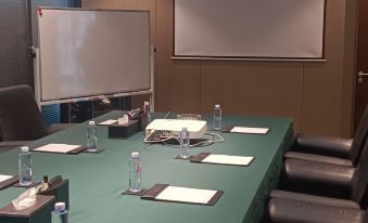 Holiday Inn Yading (Ya'an Sichuan Agricultural University)