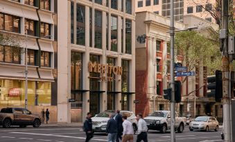 Meriton Suites King Street Melbourne