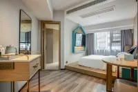Echarm Hotel (Nanjing Fuzimiao Subway Station)