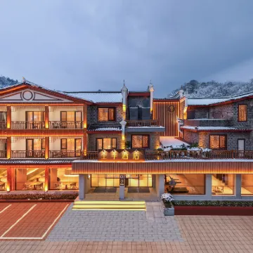 โรงแรม JI (เมืองโบราณเฟิ่งหวง เซียงซี ฮงเซียว) โรงแรมใกล้เมืองโบราณเฟิ่งหวง