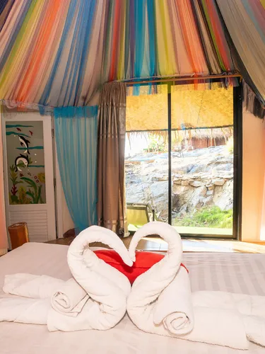 รูปภาพของปารี ฮัท เกาะสีชัง