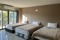 V Tharm Hotel
