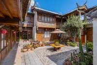 A Tree · Happiness Garden Inn