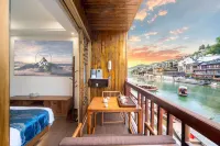 Phoenix Yinyue River View Homestay (Phoenix Ancient City Branch)