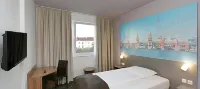 B&B HOTEL Berlin City-Ost Hôtels à proximité de : CODE University of Applied Sciences