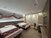 Harbin Ice City Holiday Hotel Hotels near Daowai