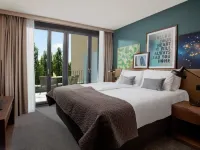 Acasa Suites Zurich Oerlikon Hotels near Seebach