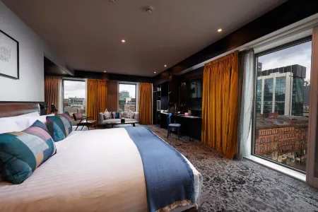 voco Manchester - City Centre Отели рядом с достопримечательностью «Библиотека Портико»