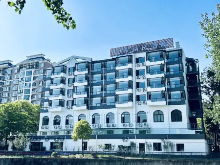 Homeinn Plus Hotel (Shanghai Pudong New International Expo Center Huamu Road Subway station) Отели рядом с достопримечательностью «Shanghai New International Expo Centre»