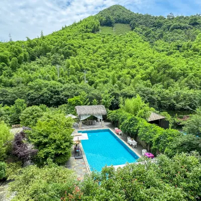 Faraway  Mountain Hotels near Wuling Village