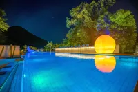 Mogan Xingye Star · Space-Themed Infinity Pool Garden Designer Boutique Stay - Villas