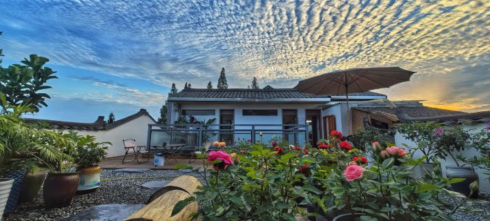 JinShuiJu Hotel & Restaurant โรงแรมในฉองไหล