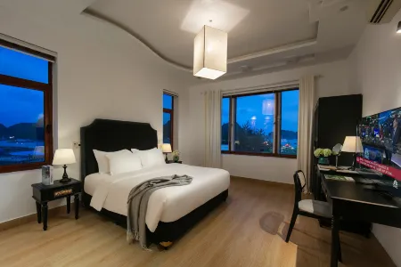 MAISON CAT BA BAY VIEW VILLA Отели рядом с достопримечательностью «Cat Co Beach»