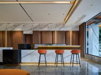 Zhangjiajie Four Seasons Lai · Riverside Resort Hotel (Baofeng Lake Scenic Area) - bar