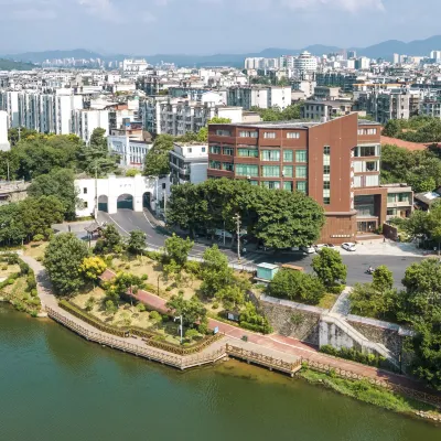 Ganzhou Junlang Yupin Hotel (Nanmenkou Yugutai Ancient City Wall Store) Hotels near Ganzhou Ancient City Wall
