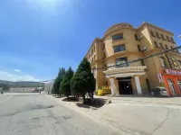 Meixi Light Luxury Hotel - parking