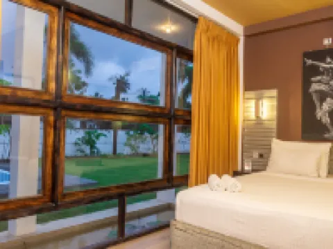 Abie Villa Hotels near Aurora Collection