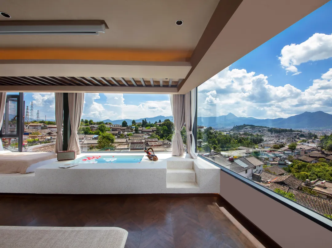 Lijiang Liuligong 360 Degrees Hot Spring Hotel - Lijiang