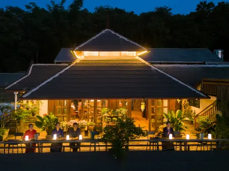 Gurong Chinese Inn (Jingmaishan) Отели рядом с достопримечательностью «The Old Bulang Ethnicity Village of Wenji»