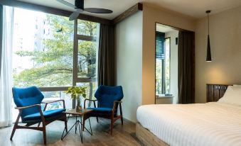 Tints of Blue Hotel