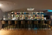 The Coolest Hotel - bar