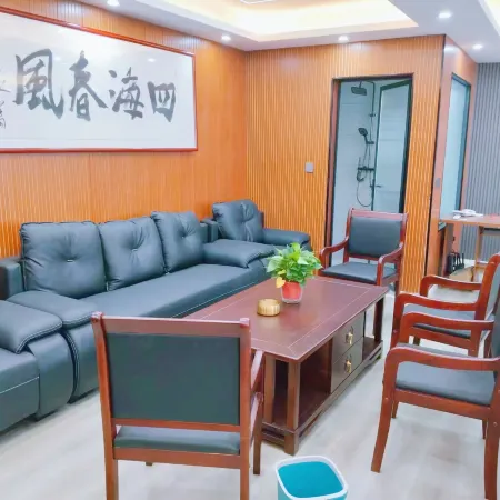 Xixia Lanyun Business Hotel (Nanyang Vocational College)