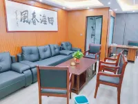 Xixia Lanyun Business Hotel (Nanyang Vocational College)