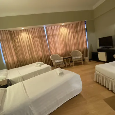 Hotel Rosa Passadena Отели в г. Нагорье Кэмерон