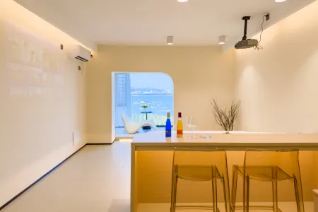 Creamy style projection large bed room Отели в г. Дуншань