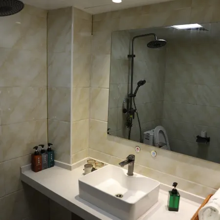 Sugar Cubes Hotel (Xincai Yigao)