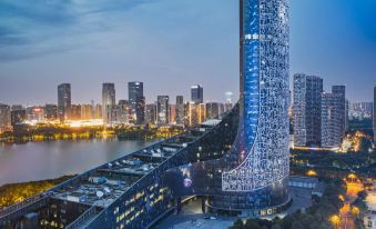 Lily Smart Hotel (Swan Lake Wanda Branch)