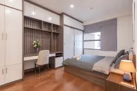 HKG - Vinhomes D'capitale - Sophisticated apartment in Hanoi Các khách sạn gần Trại Cá sấu Hoa Cà