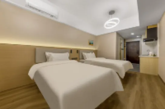 Lanman Light Luxury Hotel (Hohhot East Railway Station & Baita Airport Branch) Hotels near Hohhot Baita International Airport