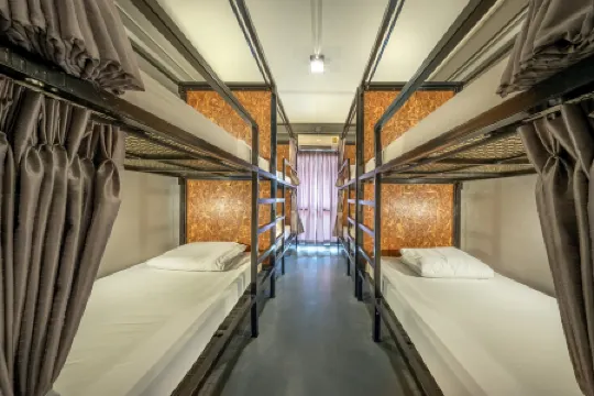 Ralph Bangkok Отели рядом с достопримечательностью «Ват Арун»