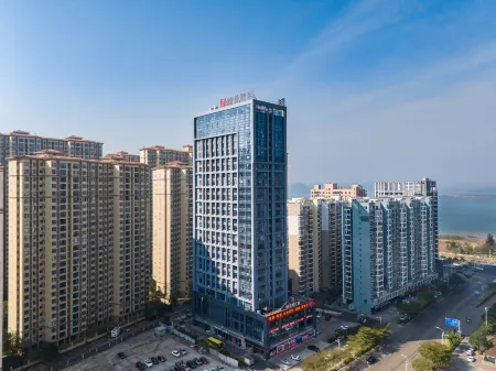 Borrman Hotel (Fangchenggang Longguang Sunny Coast) Отели рядом с достопримечательностью «Port of Fangcheng (Gangqu 16th Road)»
