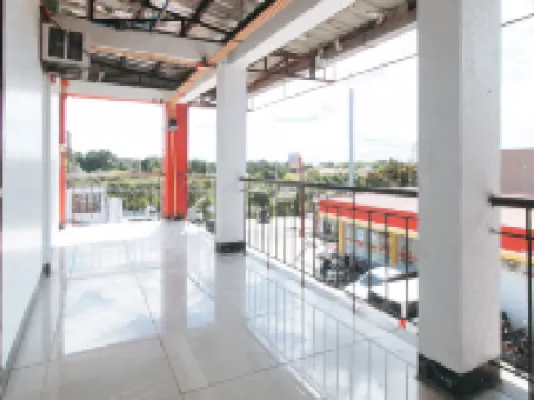RedDoorz @ Shukran Rentals OPC Pampanga Hotels in Candaba
