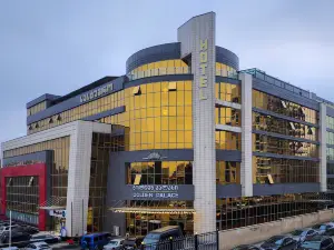 Golden Palace Hotel & Pool