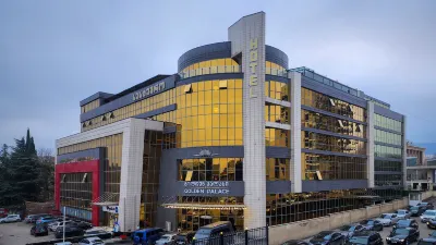 Golden Palace Hotel & Pool Hotels near Jvari Monastery