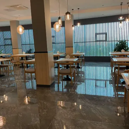 Home Up Hua Yi Selected Hotel (Cangzhou Dongguang County Branch)