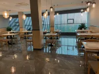 Home Up Hua Yi Selected Hotel (Cangzhou Dongguang County Branch) - พร้อมอาหารเช้า
