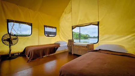 Sofia's Lake Resort Отели в г. Мобан