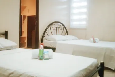 Skyleigh Apartelle by RedDoorz โรงแรมใน