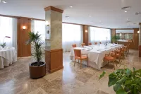 VP Jardín de Tres Cantos Hotels in Tres Cantos