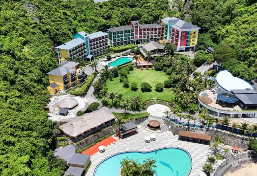 깟바 아일랜드 리조트의 야경