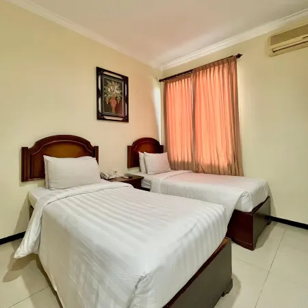 TUWUH HOTEL AT KAYUTANGAN