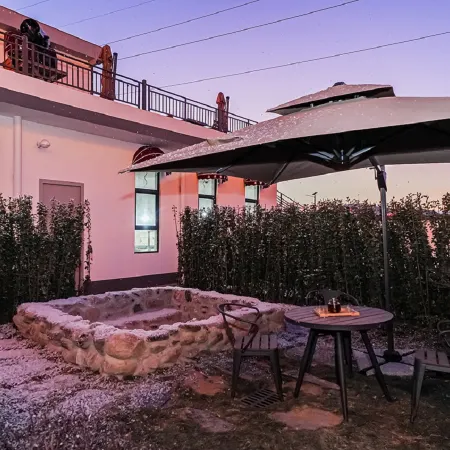 Guanlan Yue Hot Spring Holiday Hotel