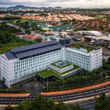 Ramada Plaza by Wyndham Chao Fah Phuket Отели рядом с достопримечательностью «Сентрал-Фестивал-Пхукет»