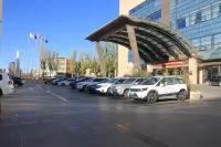 DoubleTree by Hilton Qinghai Golmud - parking