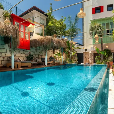 Tnr Otel & Spa Hotels near Kushadasi
